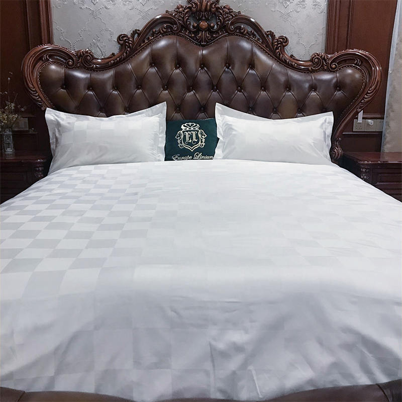 طقم أغطية لحاف سرير الفندق من الساتان الأبيض الممشط 60S دوبي تشيك