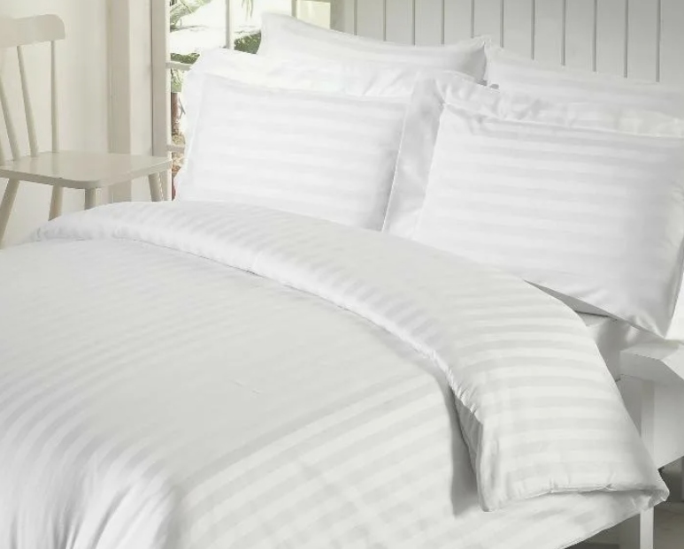 كم مرة يتم تغيير ملاءات السرير في الفندق؟